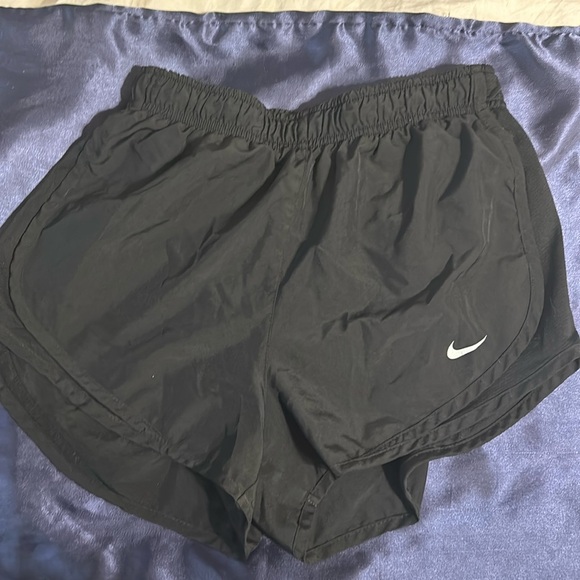 Nike Dri-Fit shorts - Picture 2 of 6